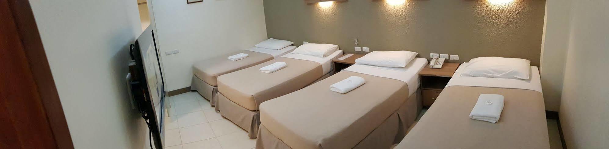 The Center Suites Cebu Dış mekan fotoğraf